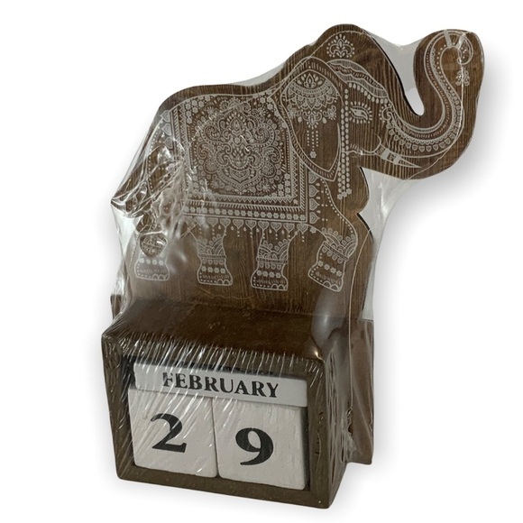 Elephant Perpetual Calendar Wood Blocks Brown White Black - Picture 6 of 11